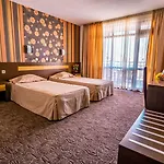 Izola Paradise Hotell 4*