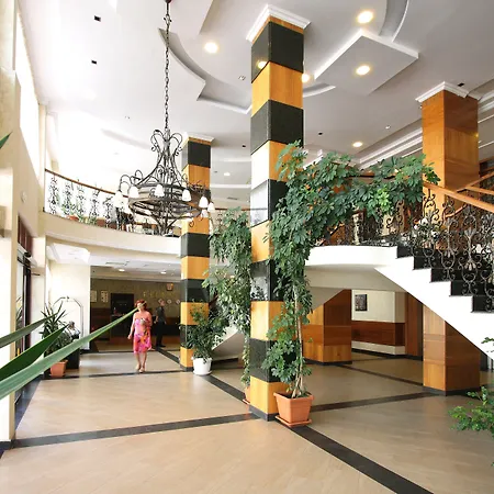 Izola Paradise 酒店 4*