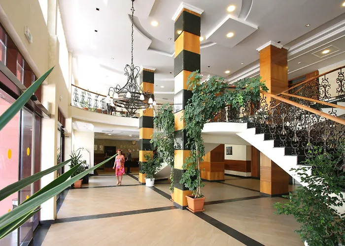 Izola Paradise 酒店 4*