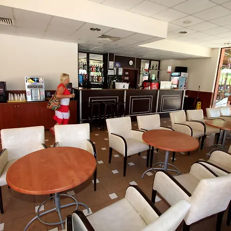 מלון Izola Paradise 4*